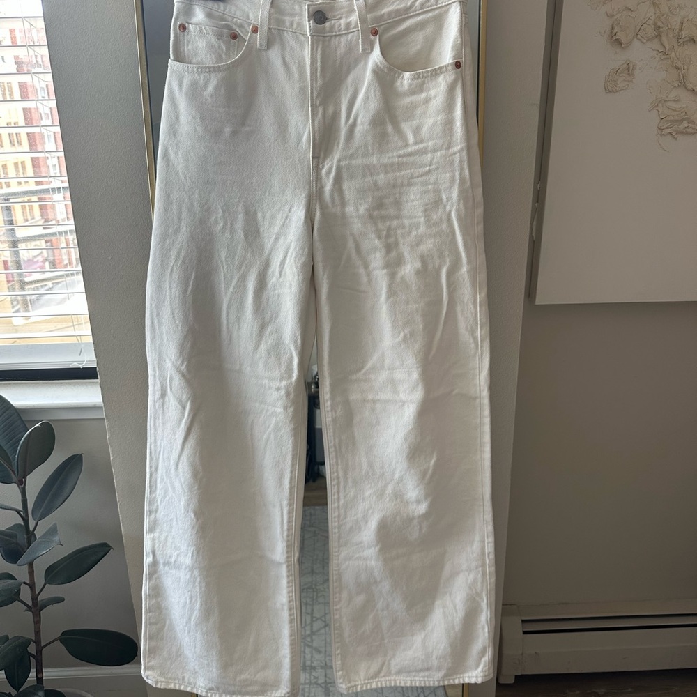 Levi’s Wide-Leg Jeans